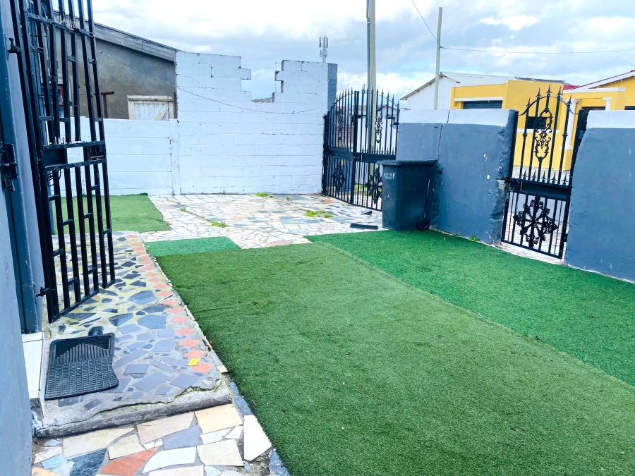 3 Bedroom Property for Sale in Khaya Western Cape